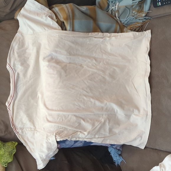 Size large no tag women's Unique shirt white cream with red stiching hamme red - Picture 4 of 4